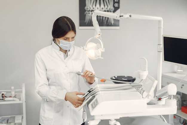 undefinedВажное место в современном стоматологическом оборудовании занимают также роботы и автоматизированные системы.</strong> Они могут выполнять сложные и рутинные операции с большей точностью и скоростью, чем человек. Роботы также могут быть использованы для проведения операций в труднодоступных местах или при наличии особых анатомических особенностей пациента.