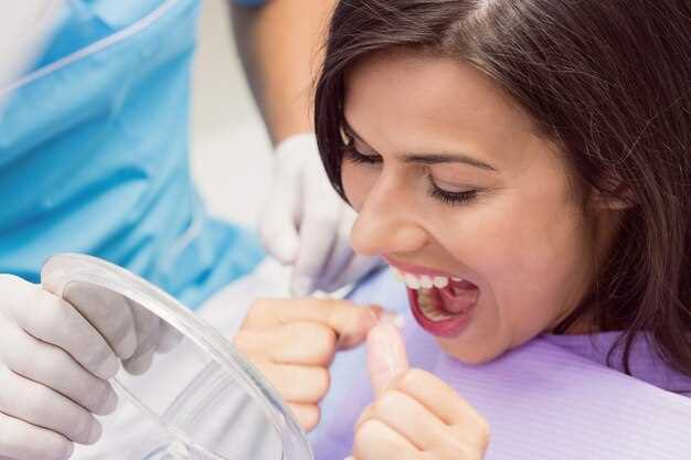 Удаление зуба, будь то зуб мудрости или другой зуб, может быть довольно неприятной процедурой, сопровождающейся болью и возможными осложнениями. Однако, если вам пришлось столкнуться с такой ситуацией, важно знать, как оказать себе первую помощь и обезболить зуб, а также правильно остановить кровотечение.